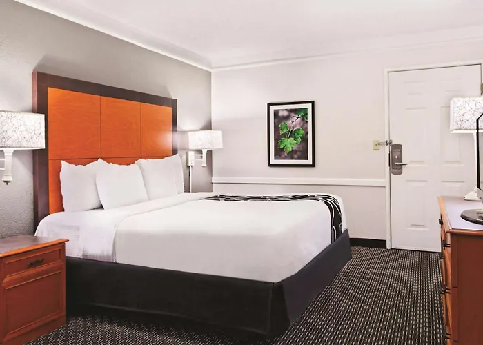 Hotel La Quinta By Wyndham 3*
