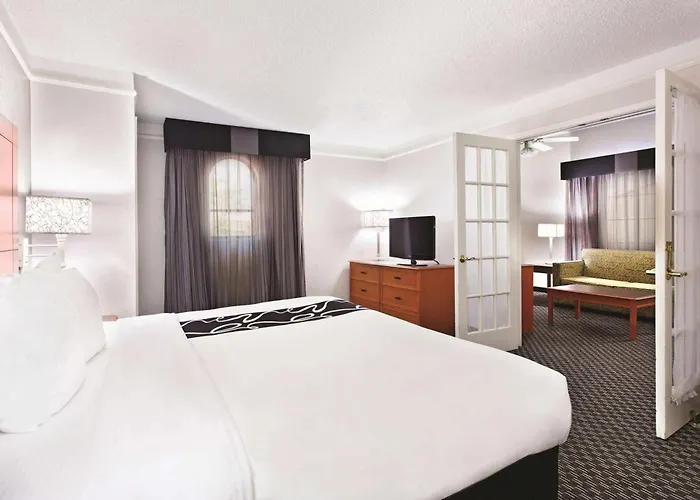 La Quinta By Wyndham Hotel