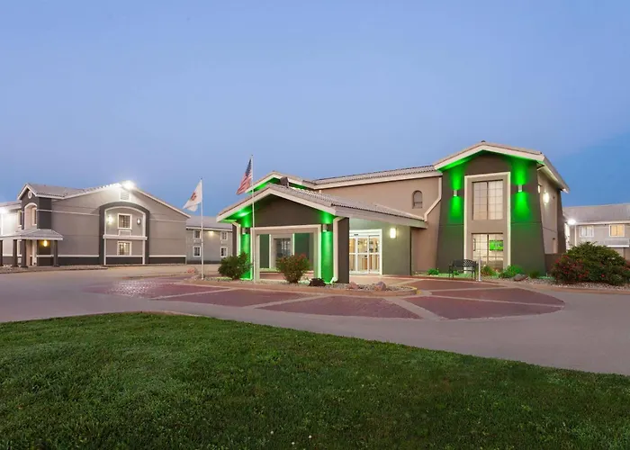 La Quinta By Wyndham Hotel