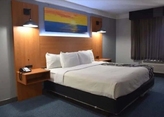 Hotel La Quinta By Wyndham 3*